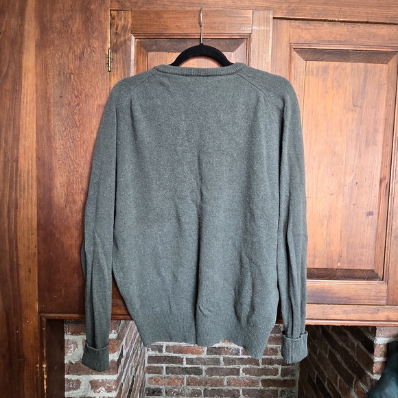 Gleneagles Made in Scotland Green V-Neck Sweater - 100% Lambswool - Medium - Picture 5 of 11